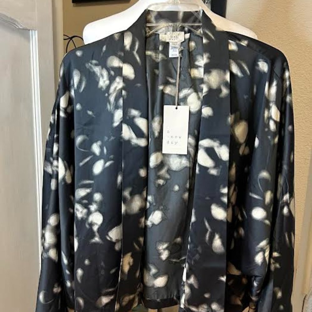 a new day cropped satin Kimono NWT
